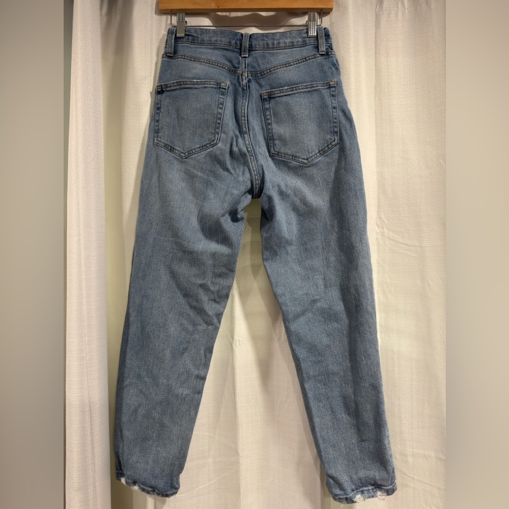Wild Fable Highest Rise Mom Jeans Medium Wash Distressed Knee Size 2 Womens - Picture 4 of 5
